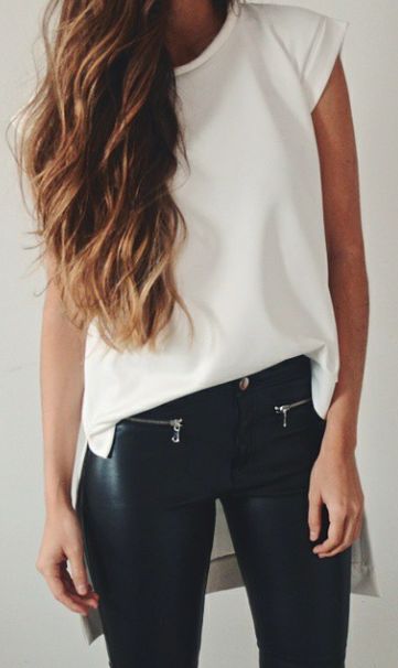 Calça preta com zíper